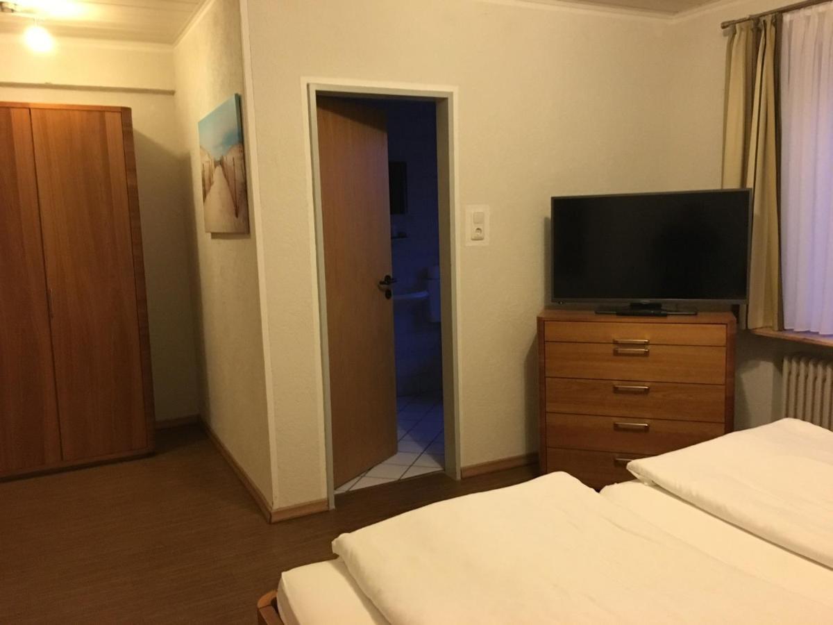 Heeren'S Hotel Garni Bensersiel Exteriör bild