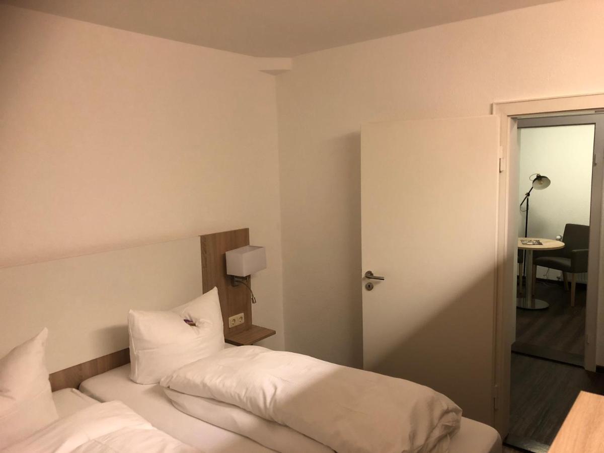 Heeren'S Hotel Garni Bensersiel Exteriör bild