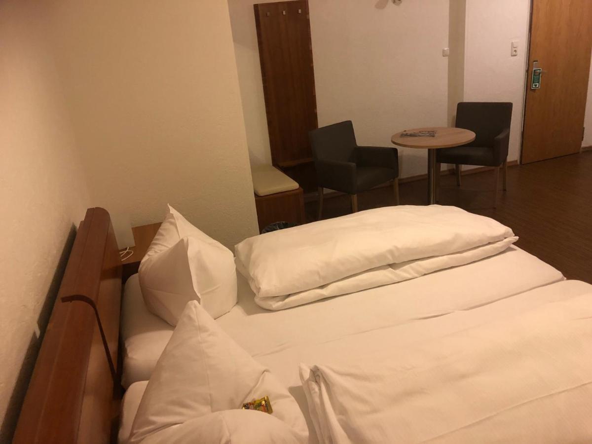 Heeren'S Hotel Garni Bensersiel Exteriör bild